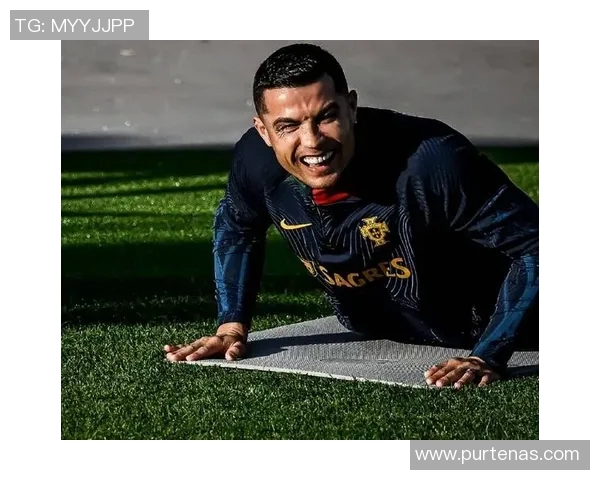 足球明星们的晚安动作大揭秘温馨瞬间尽在其中让我们一起感受他们的魅力与亲和力