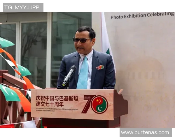 足球明星分享与中国好友的深厚情谊与共同成长的故事