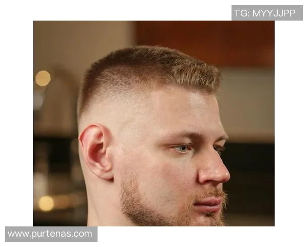 足球明星发型男士风格解析与潮流趋势分享