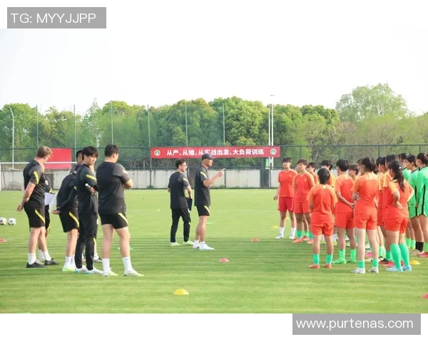 足球明星如何通过科学训练与饮食保持最佳状态与竞技水平的秘诀揭秘