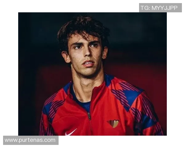 足球明星心理疾病的隐秘斗争与公众形象的背后故事