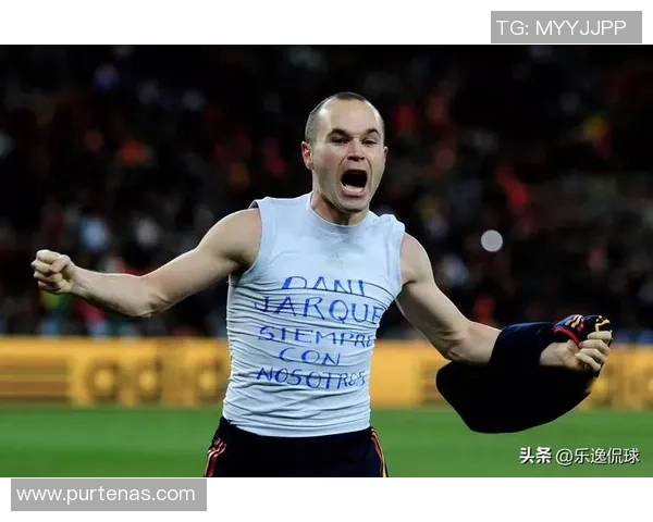 足球明星庆祝动作高清瞬间展现激情与荣耀的完美结合