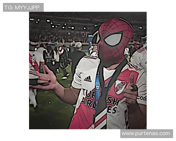 足球明星帅照头像大赏展现运动魅力与风采的完美结合