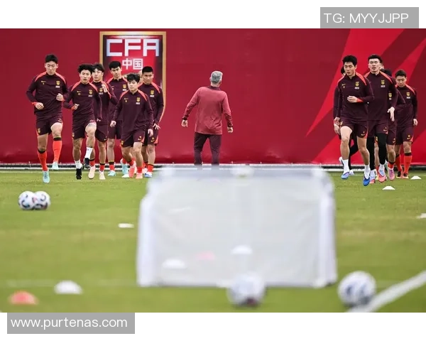 足球明星日常训练精彩瞬间集锦展现他们不为人知的努力与坚持 足球明星日常训练精彩瞬间集锦展现他们不为人知的努力与坚持