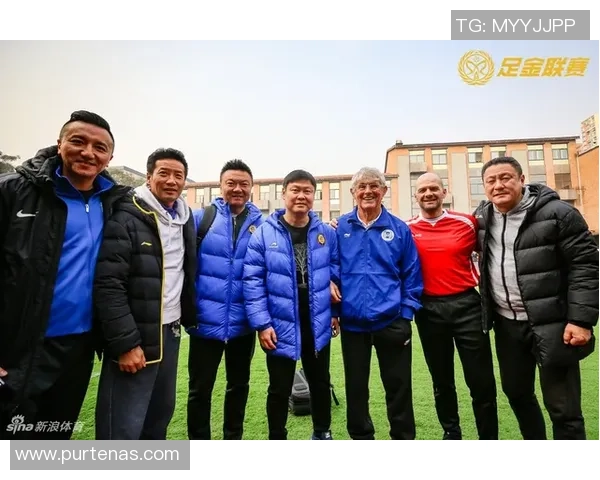 足球明星用阿拉伯语表达热爱与梦想的精彩瞬间