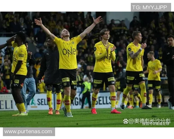 足球明星犀利回应瞬间回顾引发热议的经典场景与对话